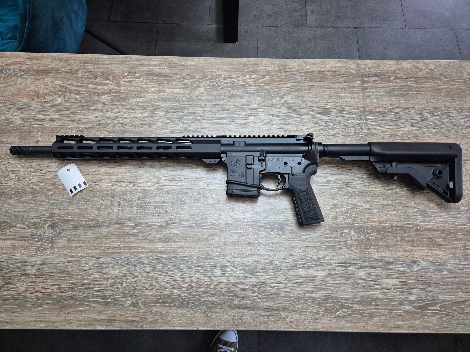 Carabina semiauto Ruger AR-556, cal 223 rem, stil tactic, pentru vanatoare