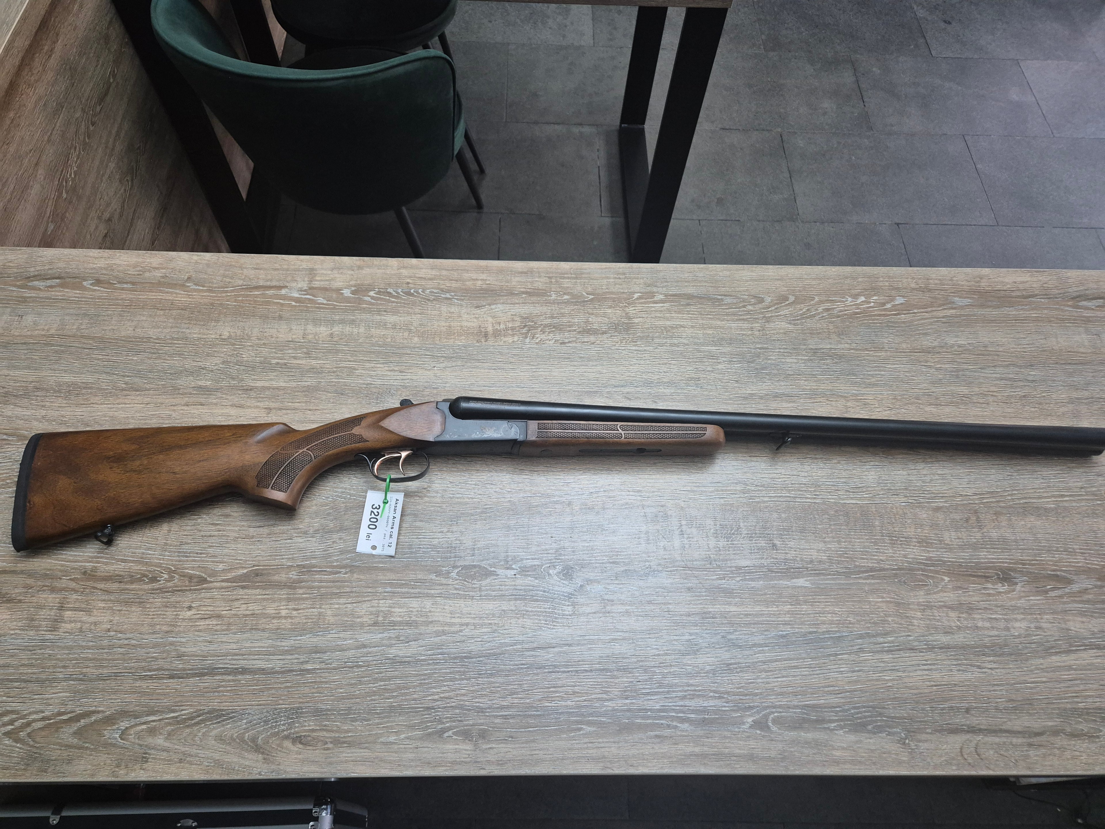 Lisa Aksan Arms, cal 12/76, tevi 72cm, pat lemn, black