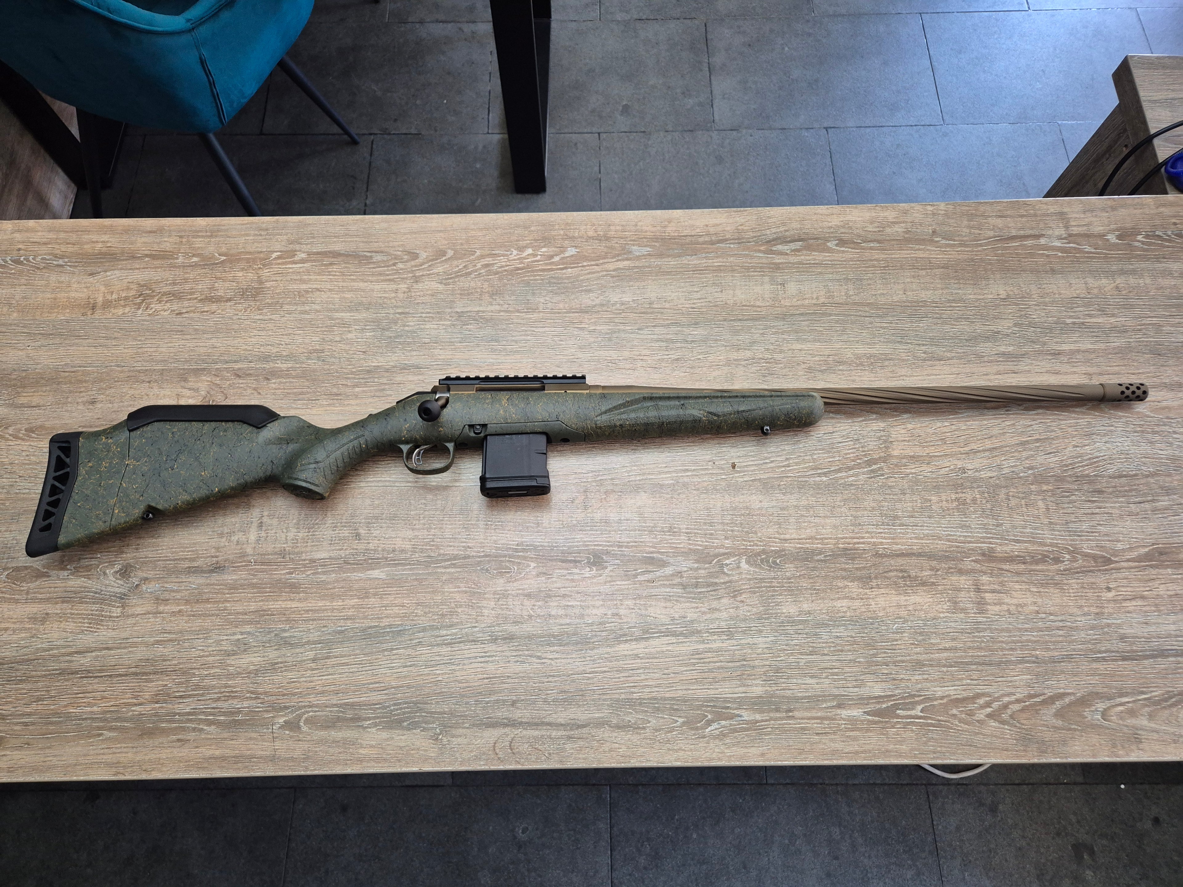 Carabina Ruger American Gen II Predator, cal 223 rem, teava fluted cerakote, picatinny