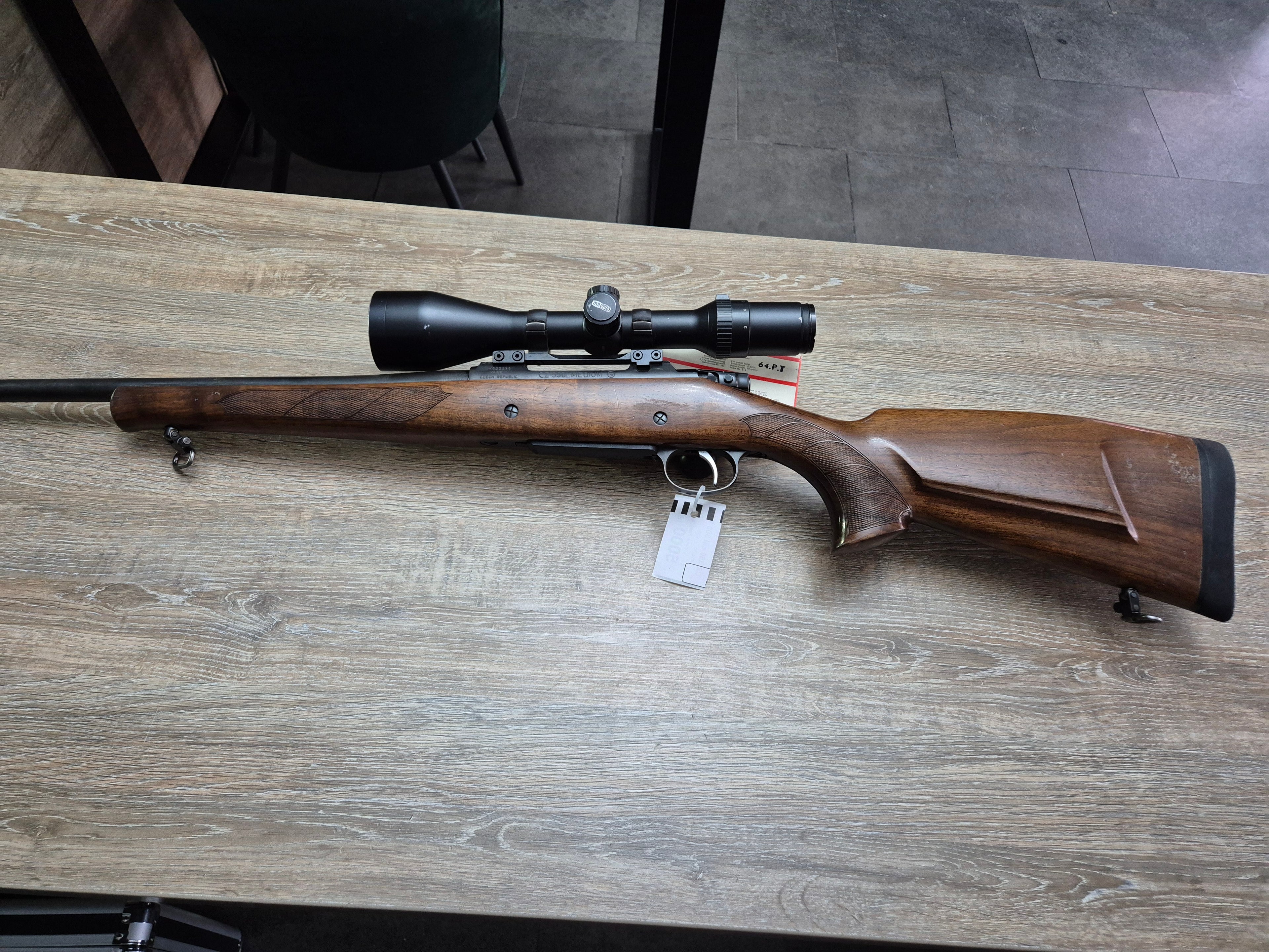 Carabina CZ 550 Lux, cal 300 win mag, 60cm, luneta Meopta 3-12x56