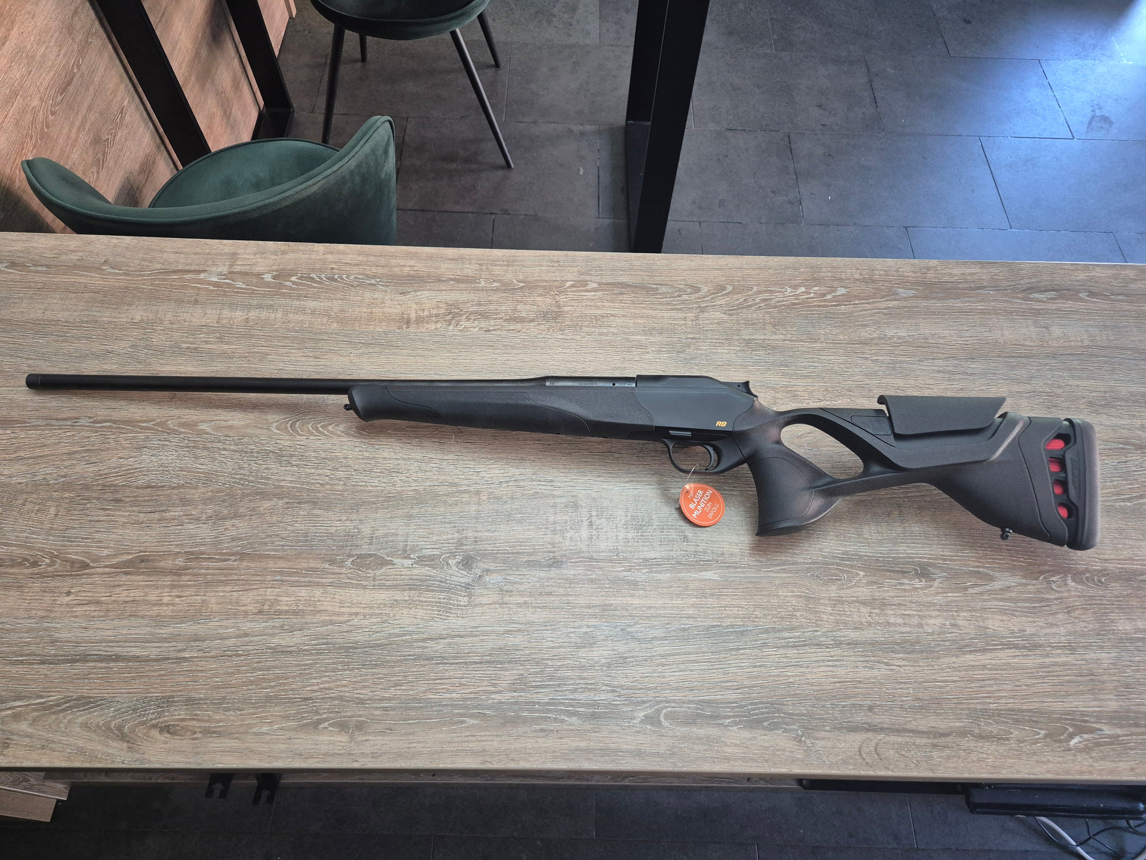 Carabina Blaser R8 Ultimate, cal 8x68S, 65cm, amortizor recul, obrazar reglabil
