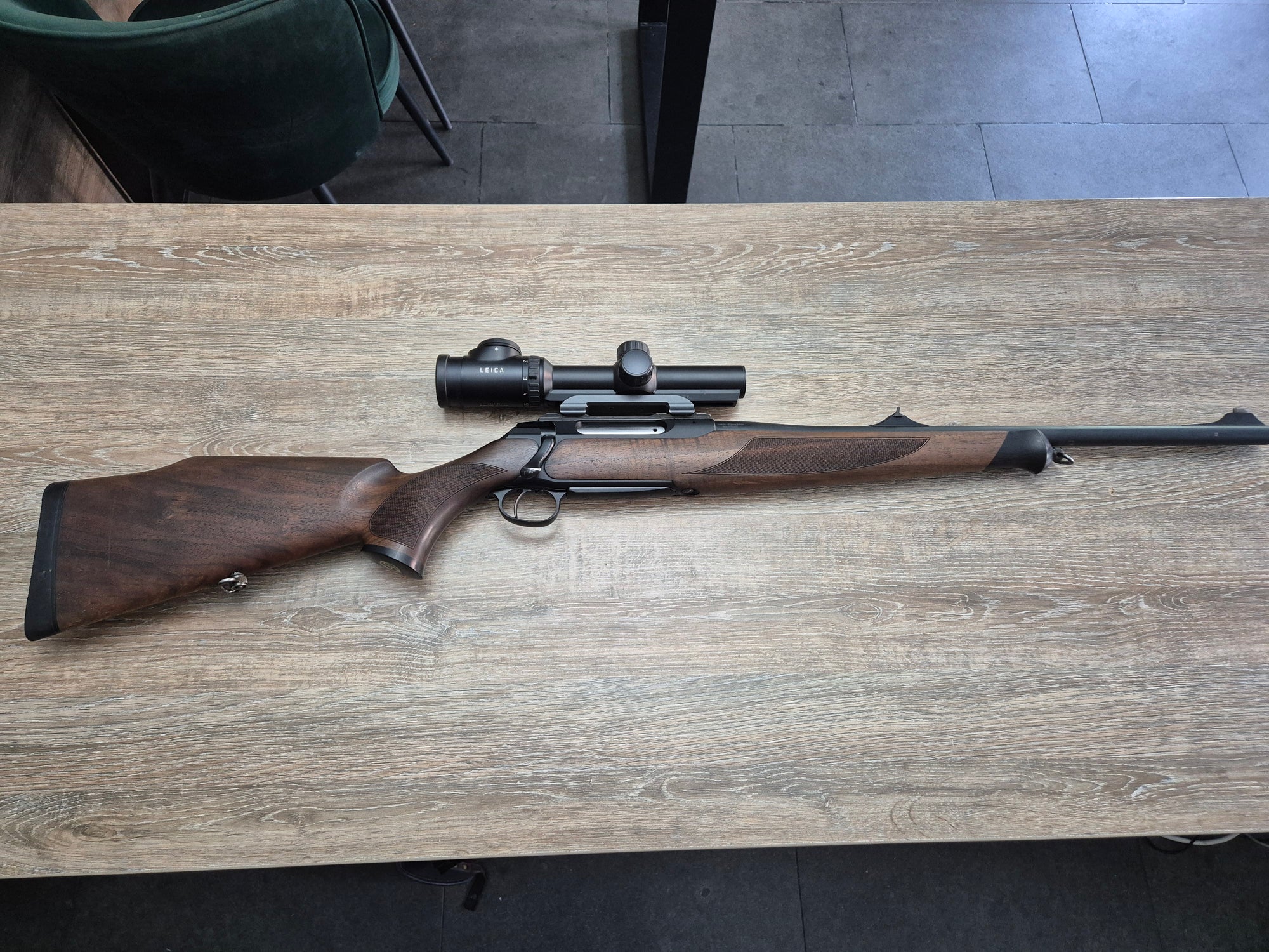 Carabina Sauer 202, cal 9.3x62, 51.5cm, luneta Leica Magnus 1-6.3x24