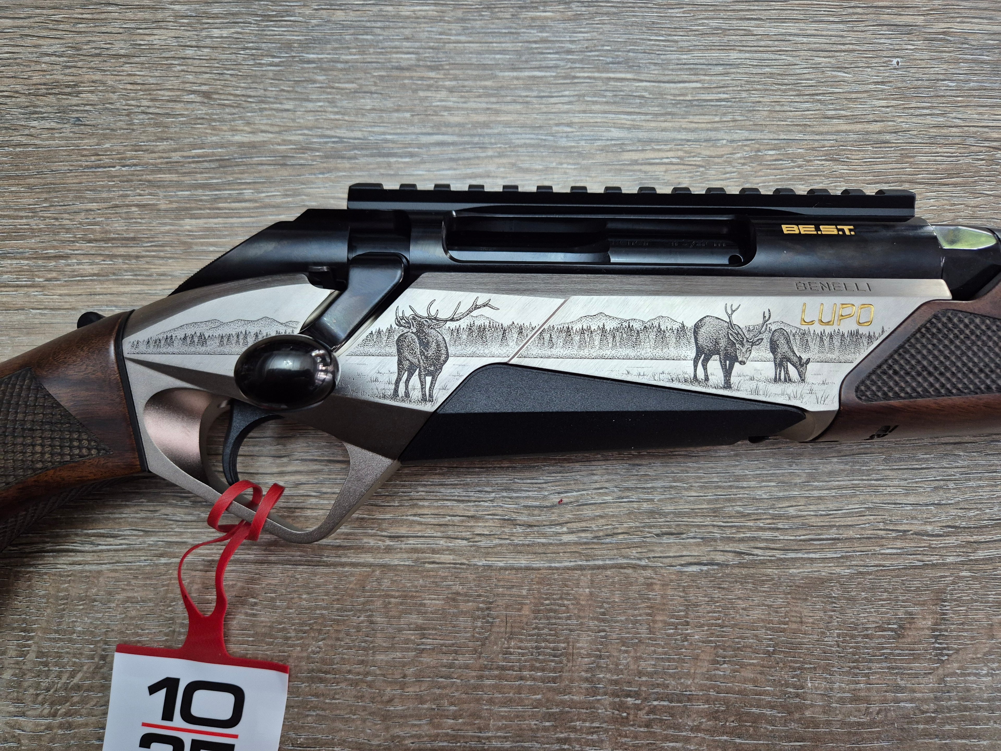 Carabina Benelli Lupo Deluxe cal 300 win mag, 61cm, pat lemn, gravuri