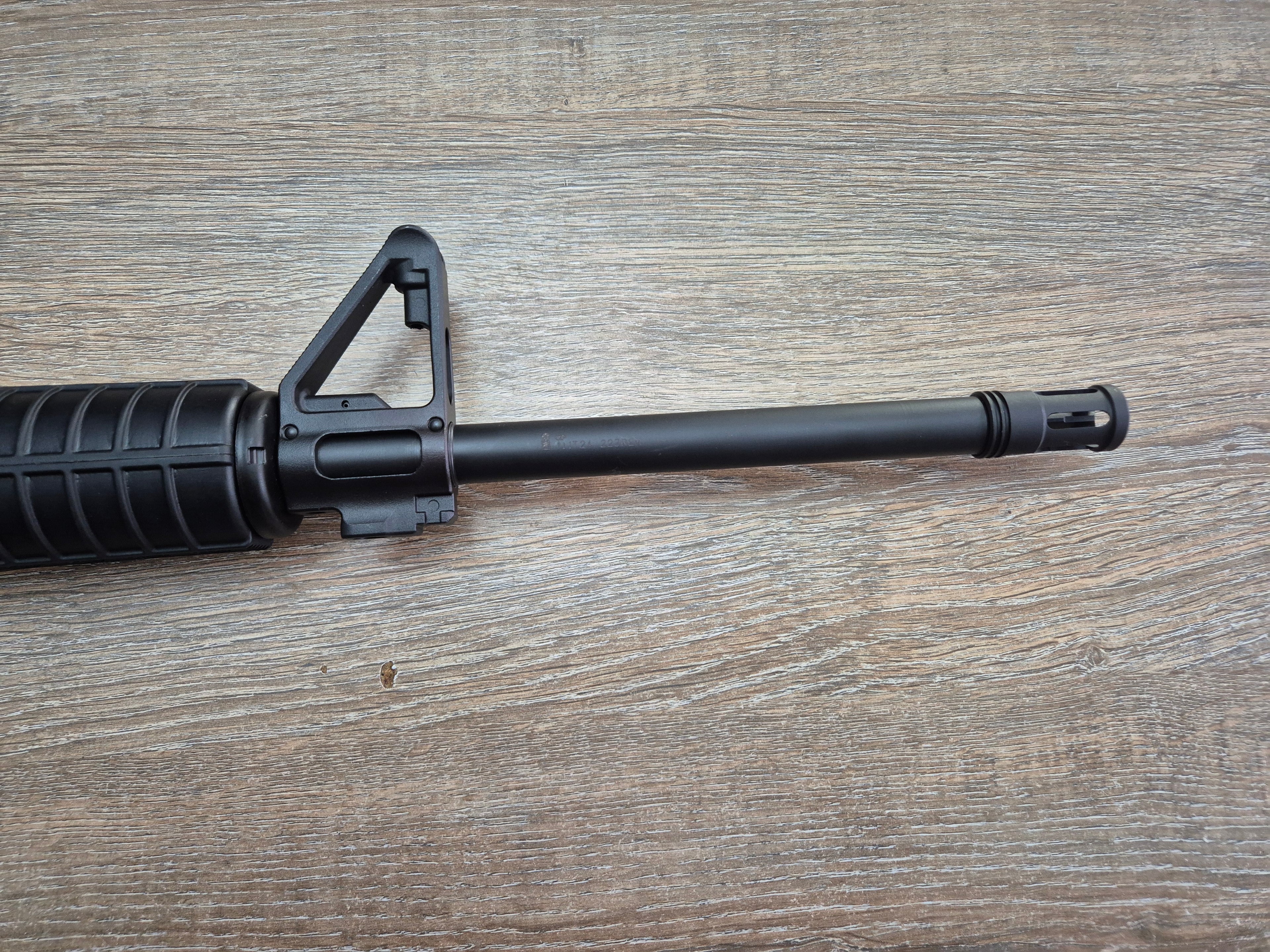 Carabina semiauto Ruger AR-556, cal 223 rem, stil tactic, cătări