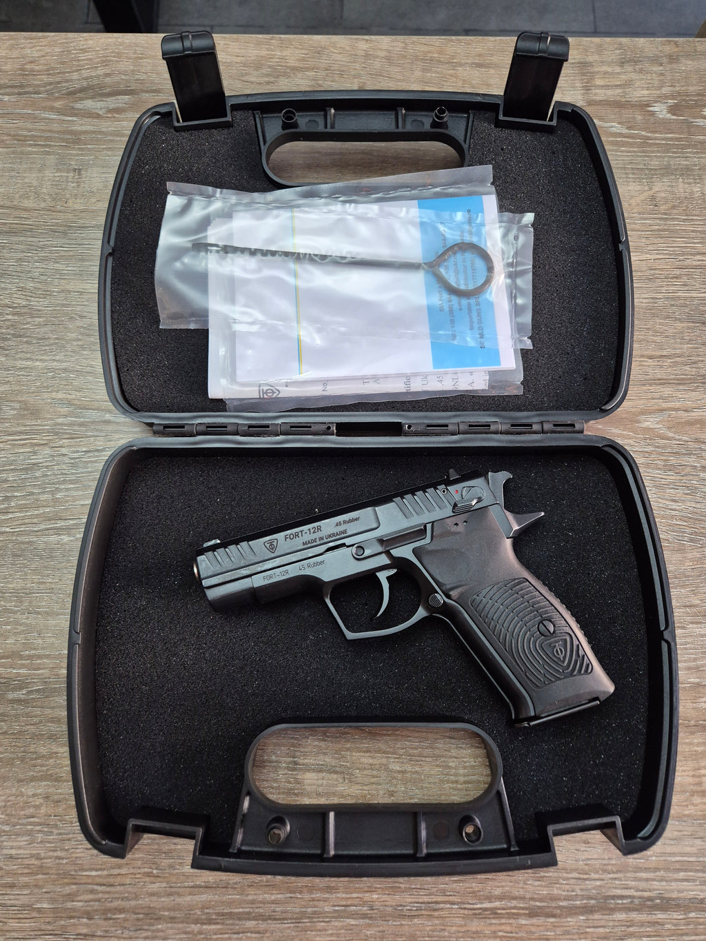 Pistol cu bile cauciuc Fort 12R, cal 45 Rubber