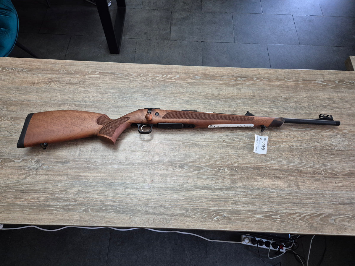 Carabina CZ 600 Lux, cal 308 win, 51cm, pat lemn, cătări