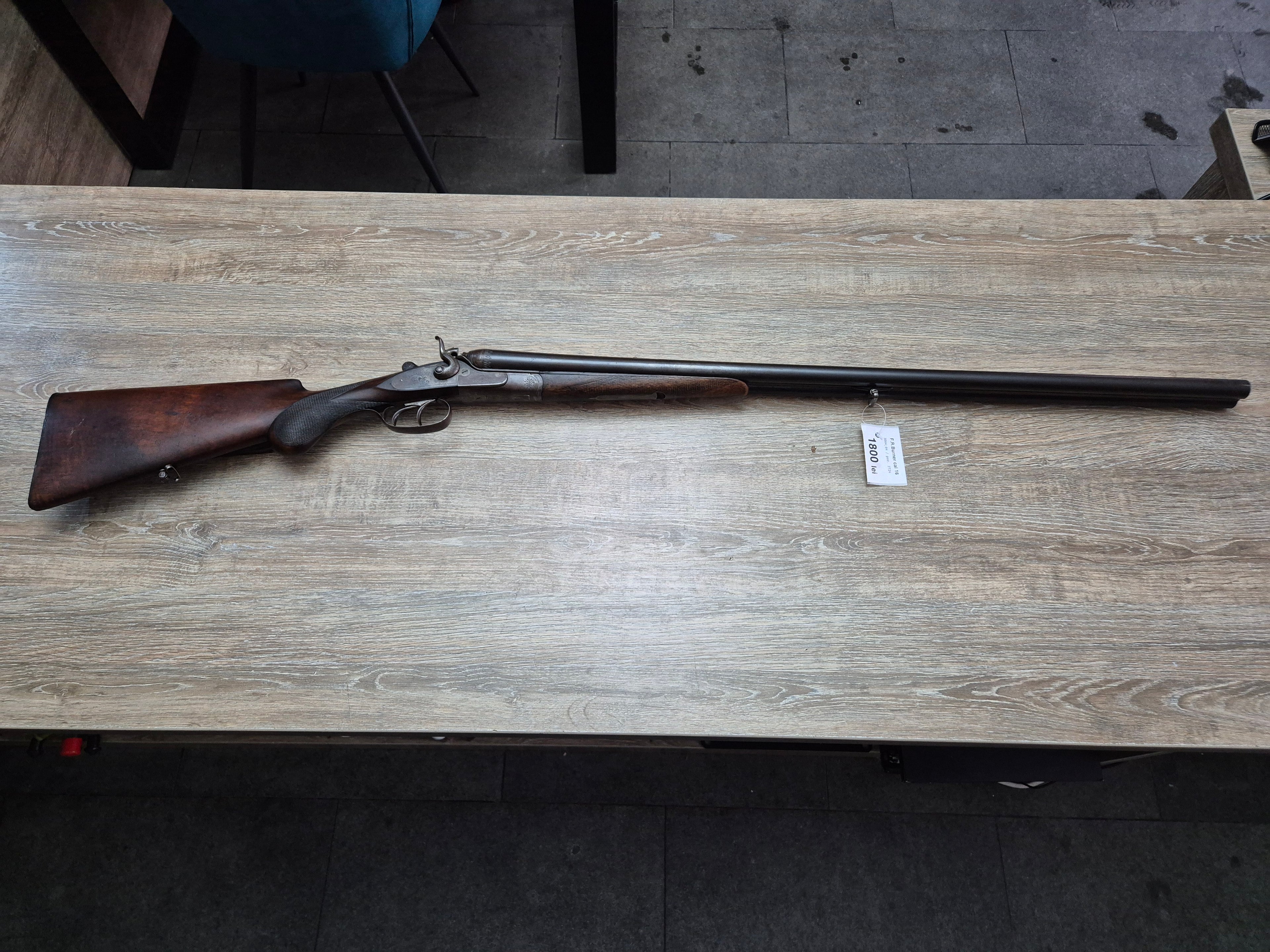 Lisa F.R. Burner, cal 16, tevi 75.5cm, cocoase exterioare