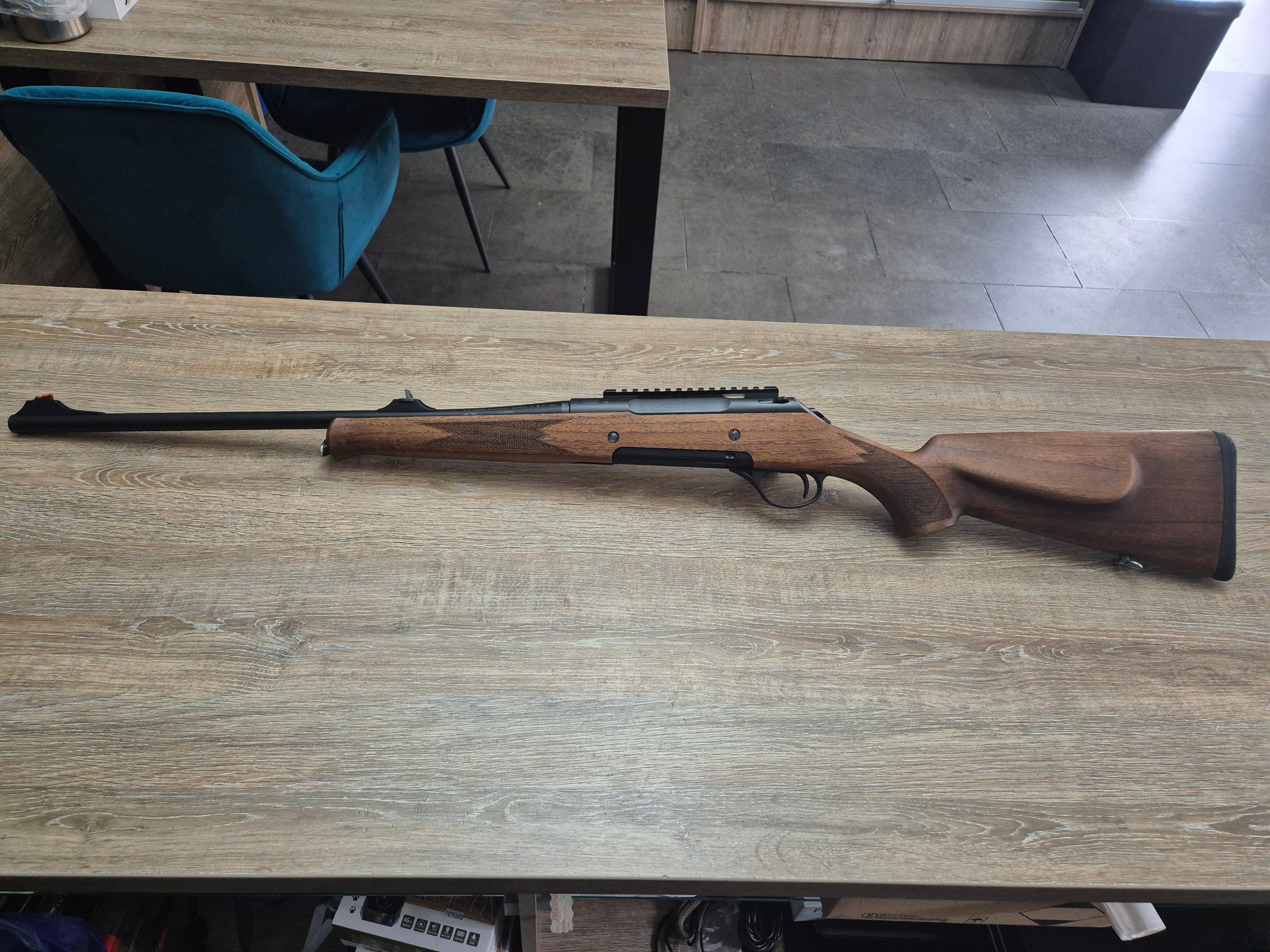 Carabina Haenel Jaeger 10, cal 7x64, 56cm, pat lemn, sina weaver inclusa