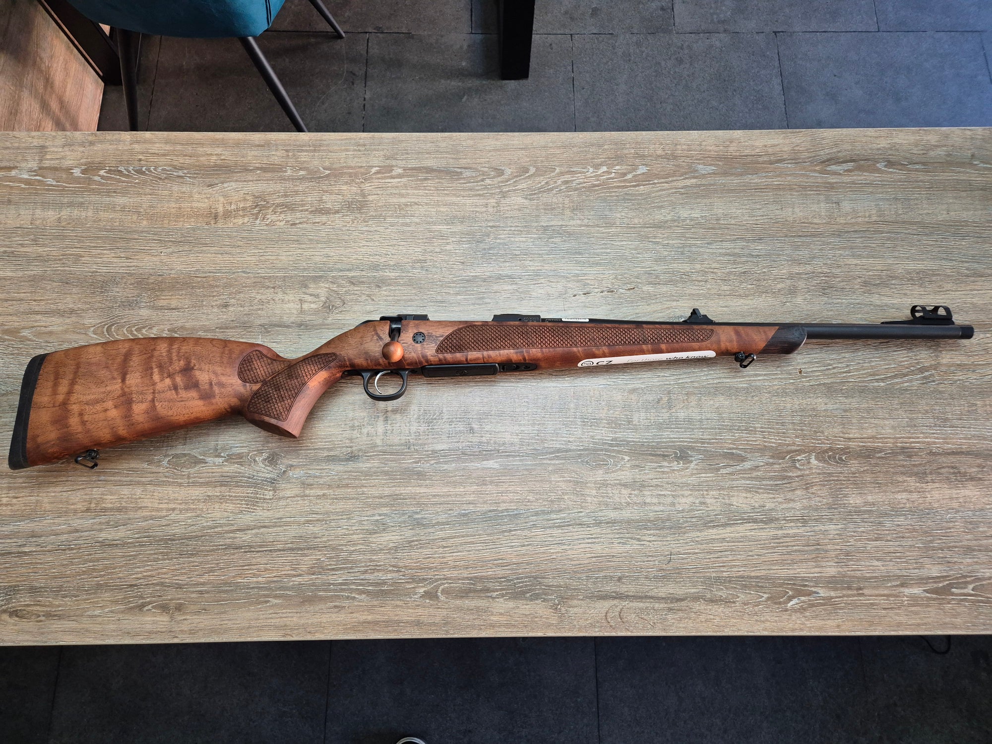 Carabina CZ 600 Lux, cal 308 win, 51cm, pat lemn, cătări