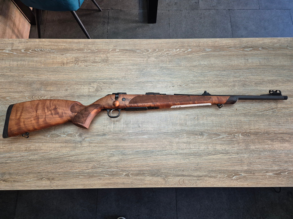 Carabina CZ 600 Lux, cal 308 win, 51cm, pat lemn, cătări