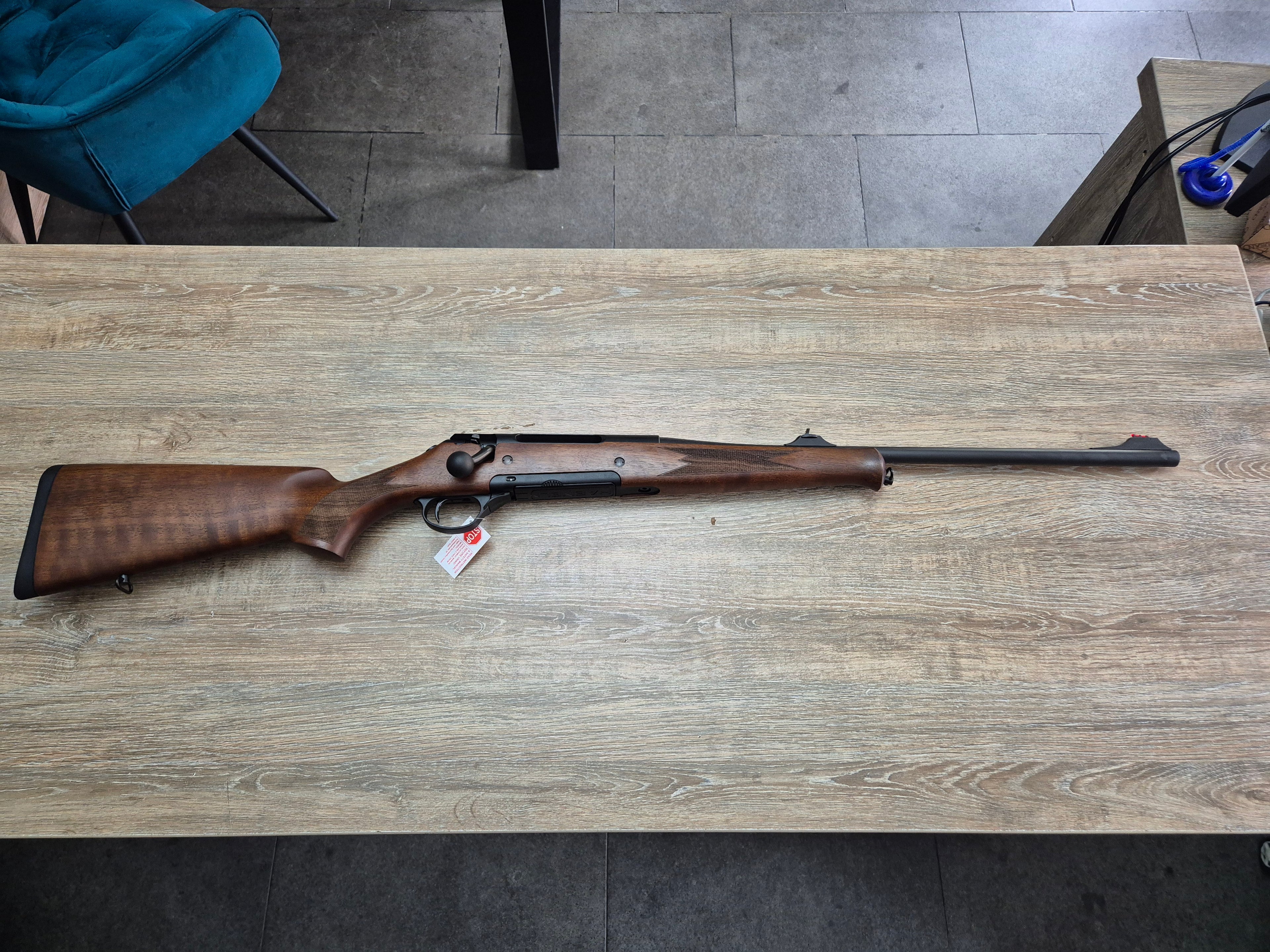 Carabina Haenel Jaeger 10, cal 243 win, 56cm, pat lemn