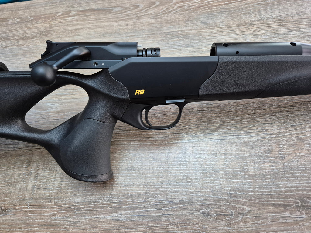 Carabina Blaser R8 Ultimate, cal 300 win mag, obrazar si pad reglabil