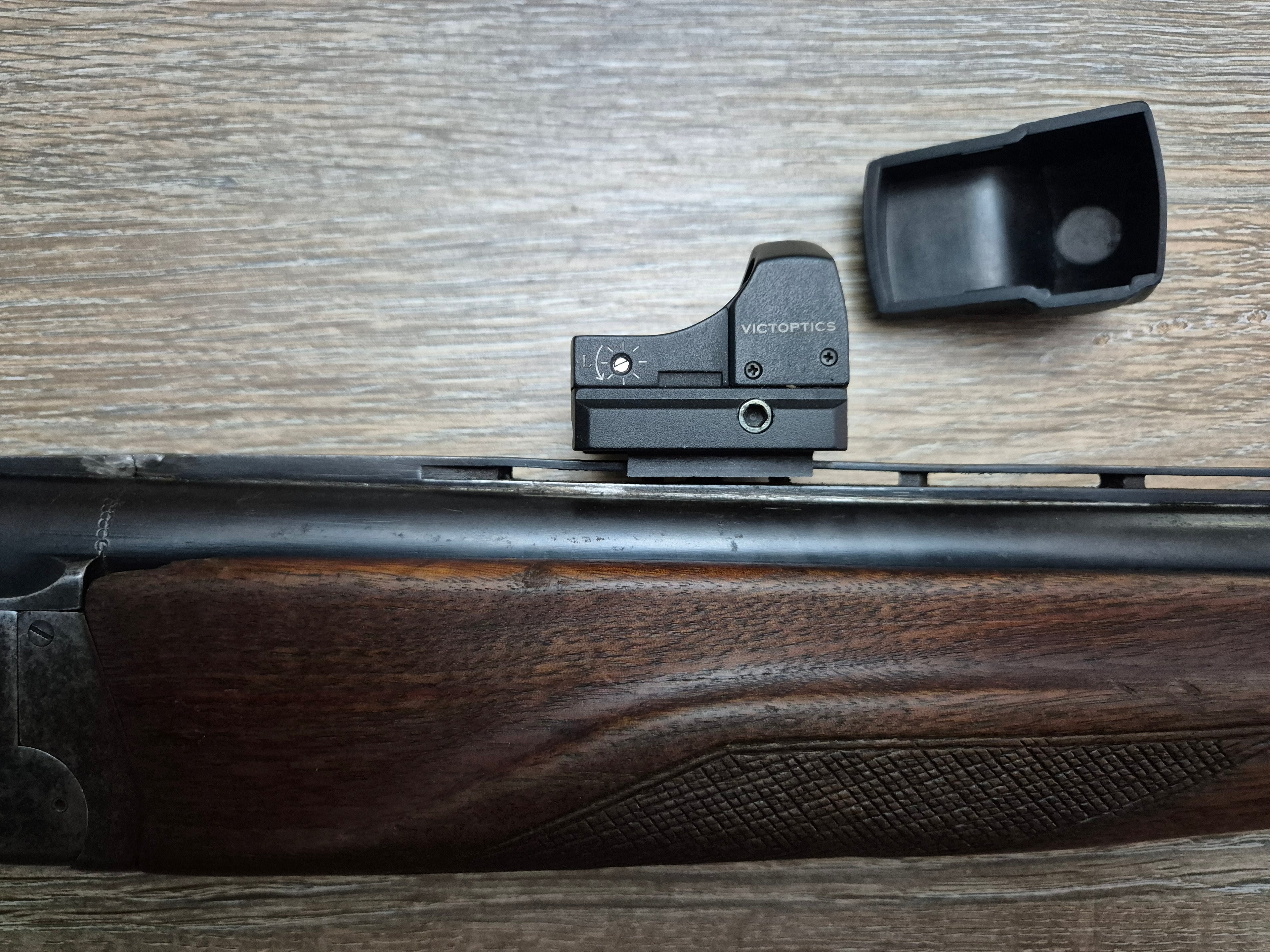 Bock IJ 27E, cal 16, tevi 72cm, red dot Victoptics