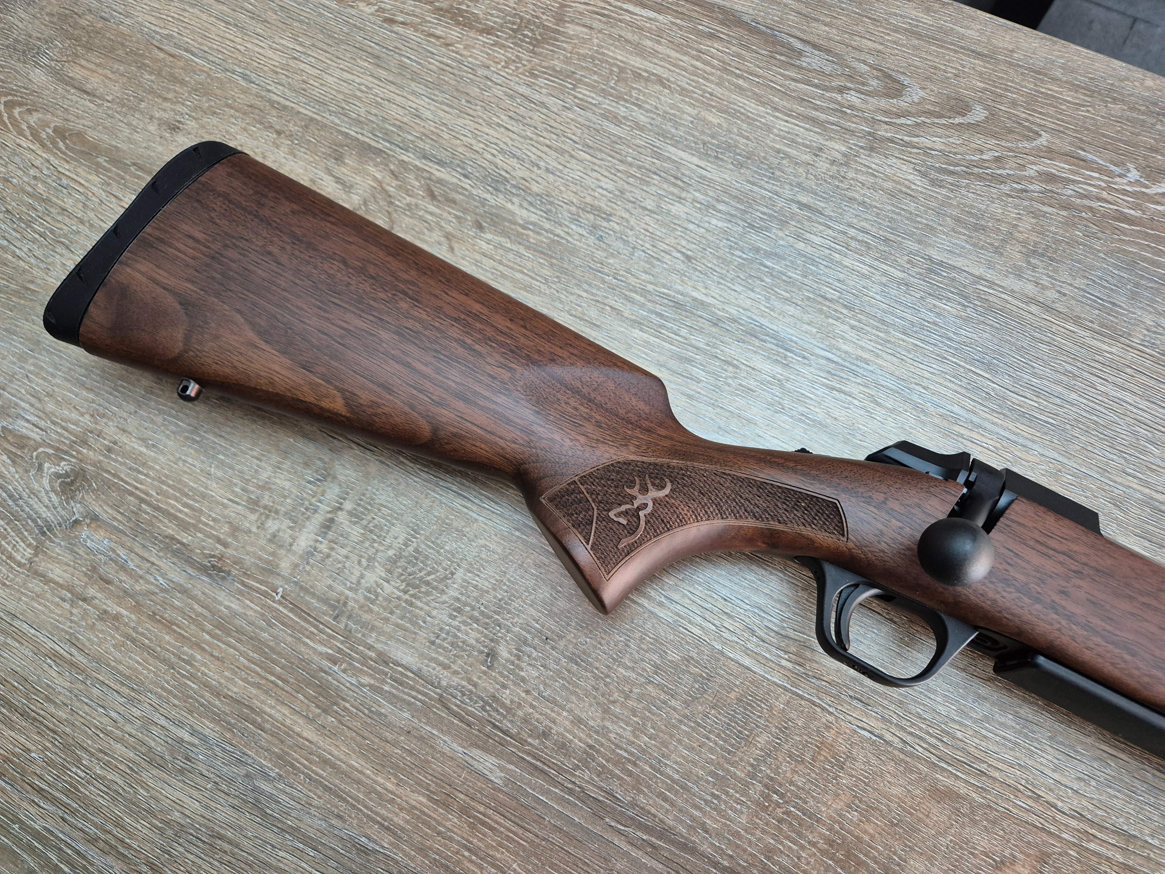 Carabina Browning A-Bolt 3+ Hunter, cal 30-06, 51cm, pat lemn, cătări