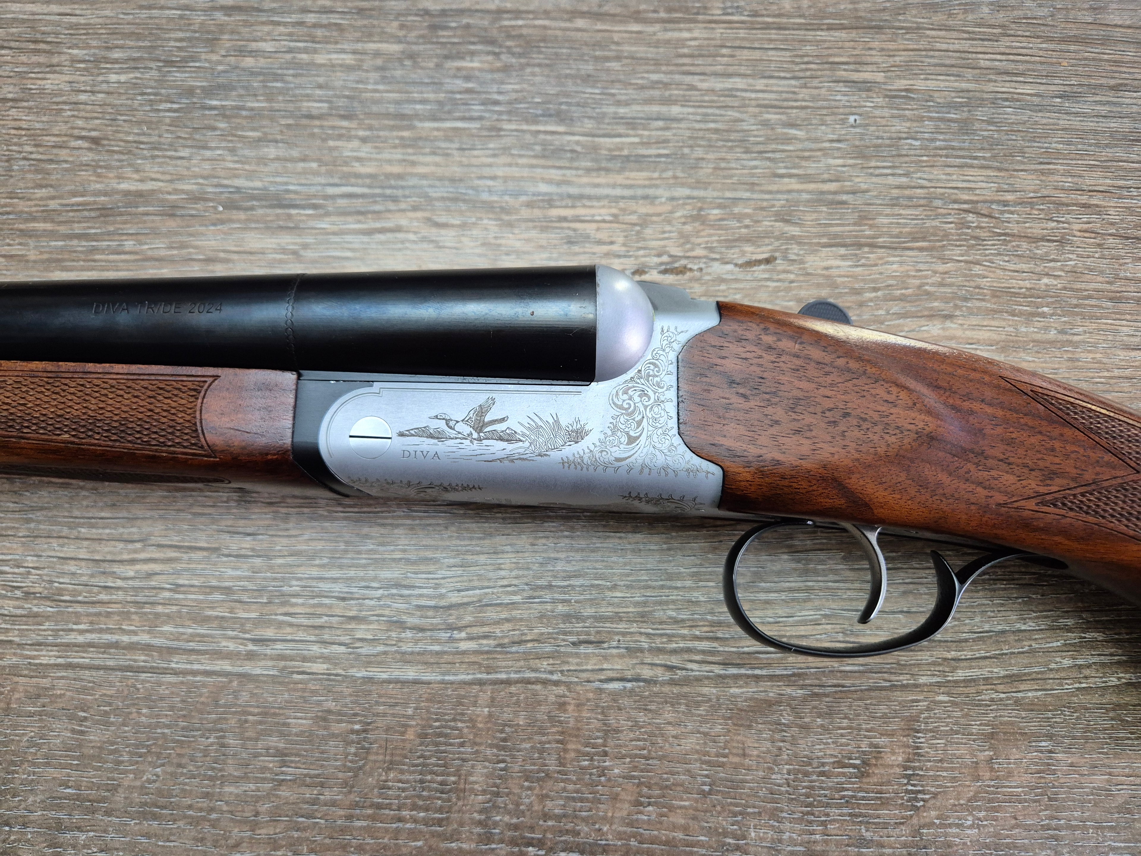 Lisa Mercury Diva, cal 12/76, tevi 71.5cm, socuri (SH)