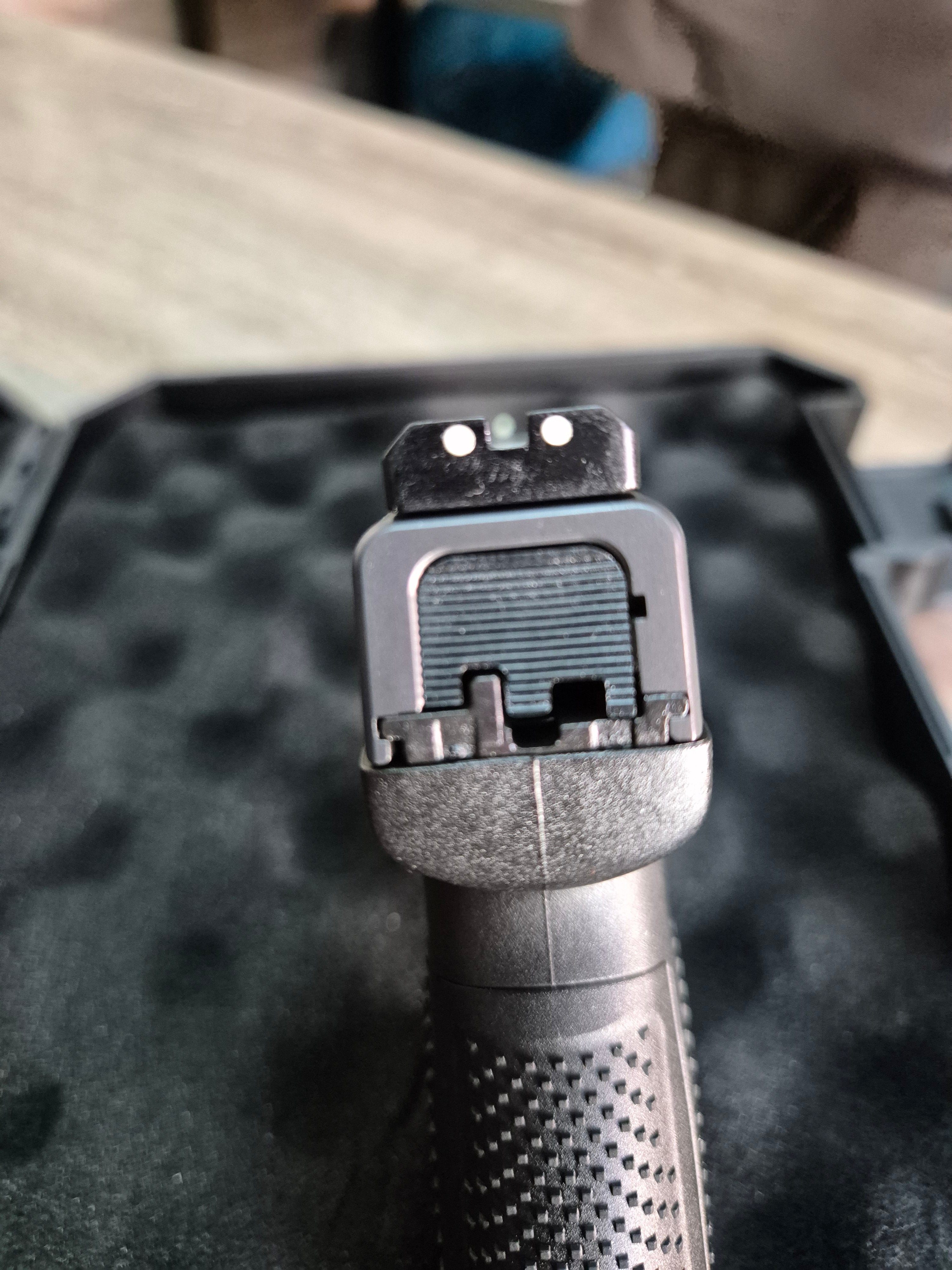 Pistol cu glont CZ P-10 C, cal 9x19