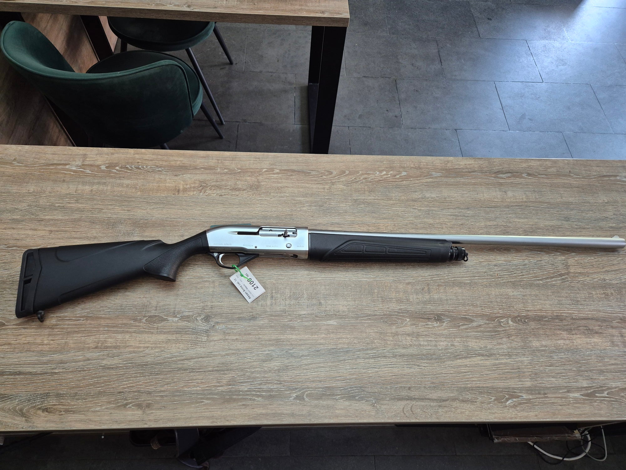 Lisa semiautomata Aksan Arms, cal 12/76, 71cm, pat sintetic