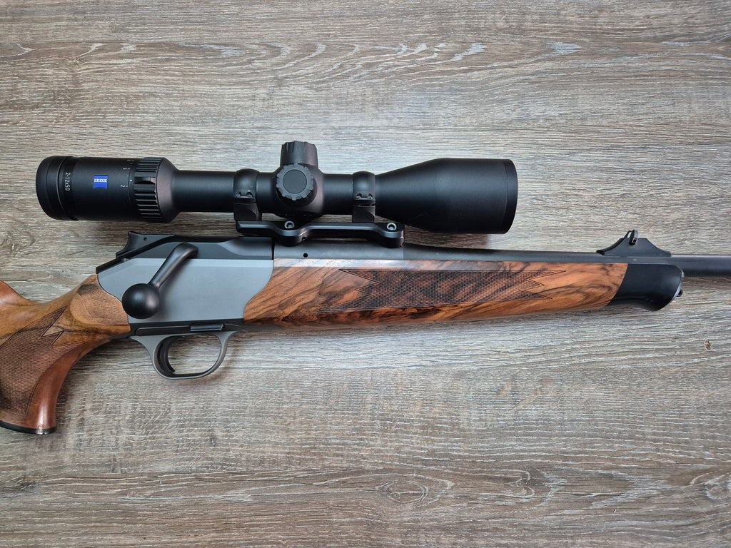 Carabina Blaser R8, cal 300 win mag, 65cm, pat lemn, luneta Zeiss V6 2-12x50