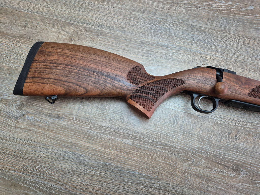 Carabina CZ 600 Lux, cal 223 rem, 51cm, pat lemn, cătări
