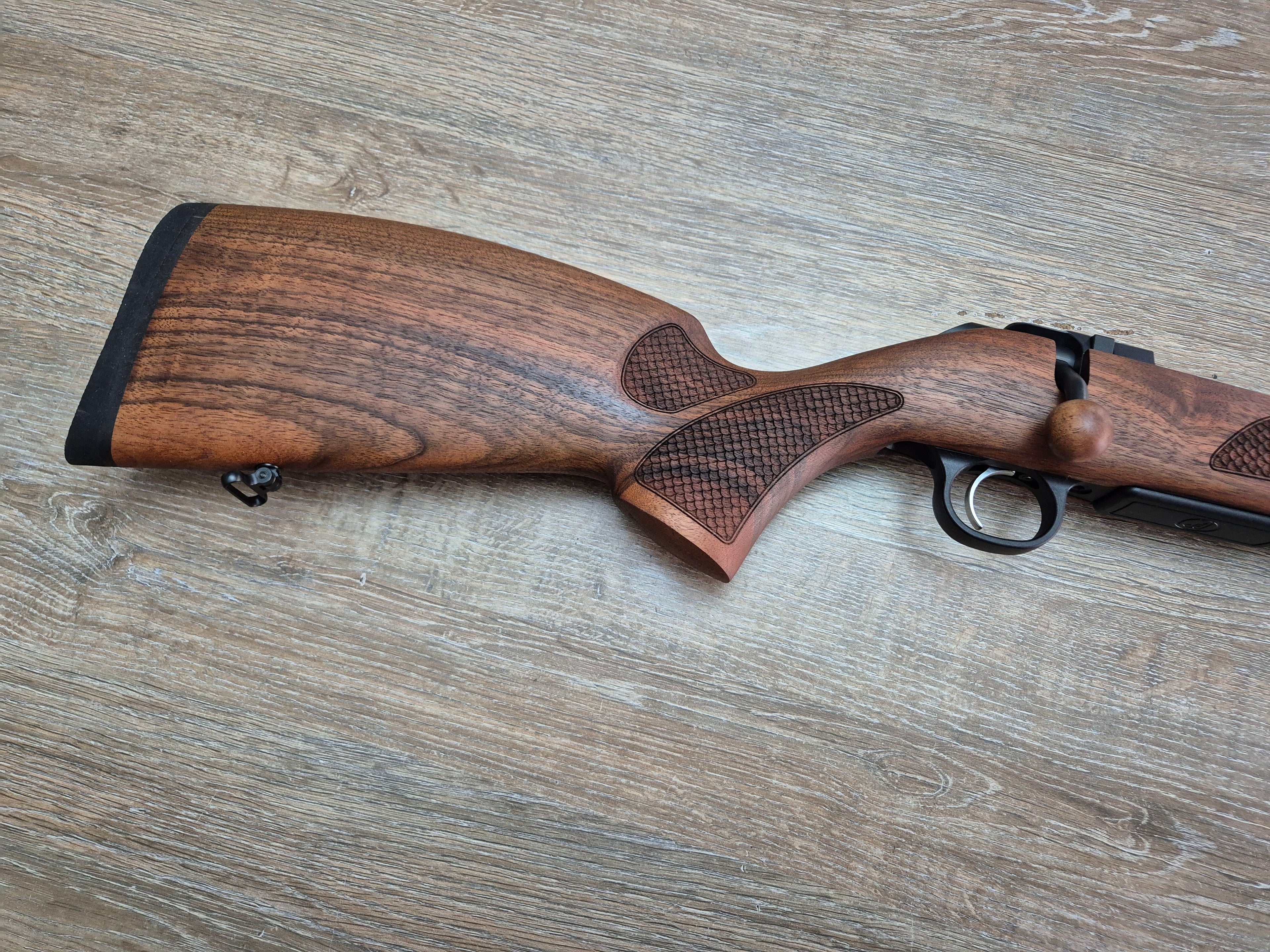 Carabina CZ 600 Lux, cal 223 rem, 51cm, pat lemn, cătări