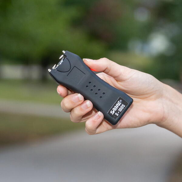 Lanterna Cu Electrosoc Sabre 120 Lumeni