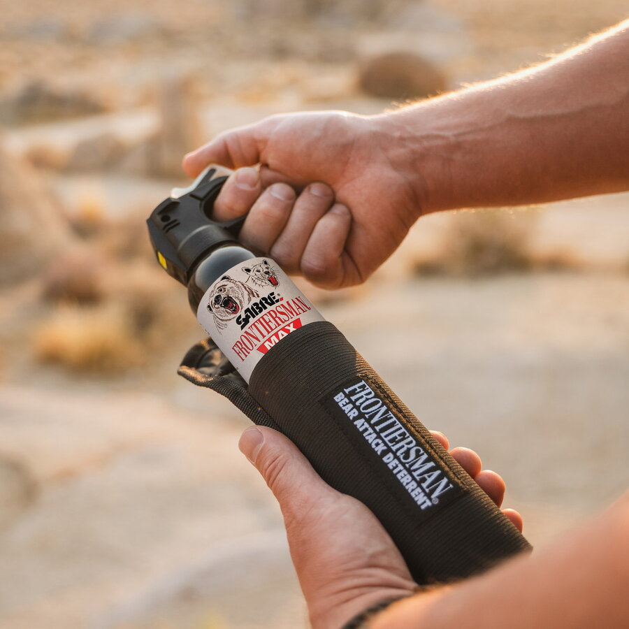 Spray Autoaparare Impotriva Ursilor Sabre Frontiersman Max 275ml+Husa