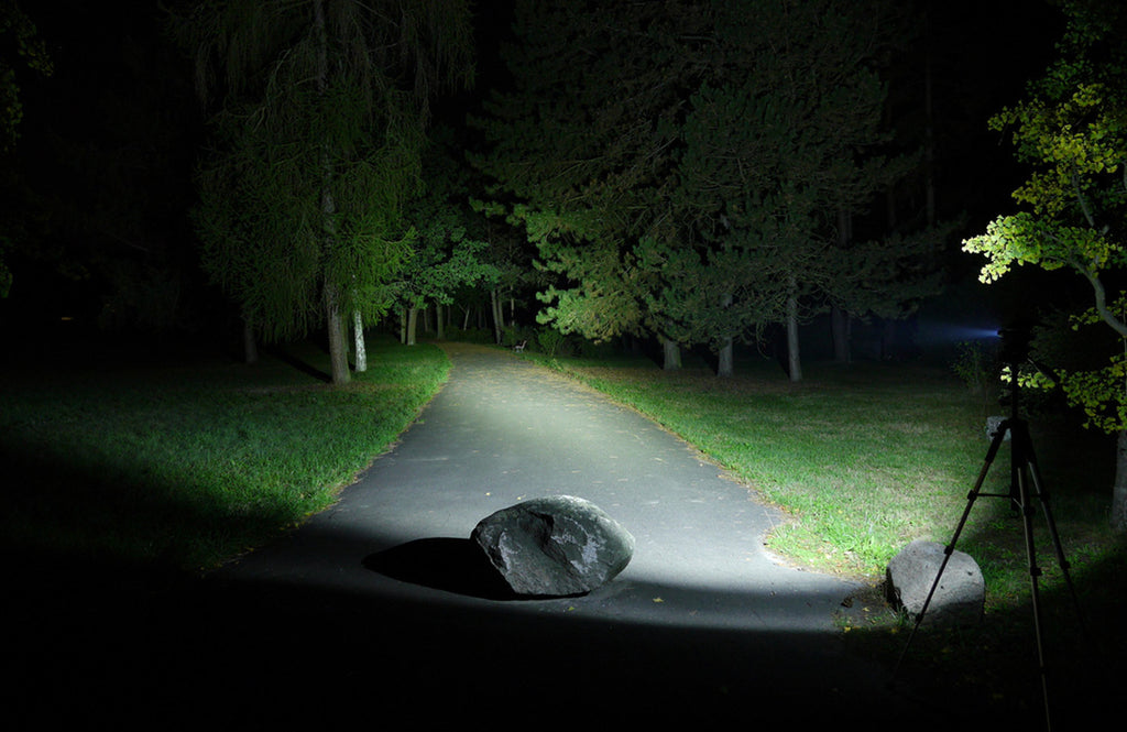 Lanterna AceBeam L17 1400 lumeni / 802m distanta, lumina alba
