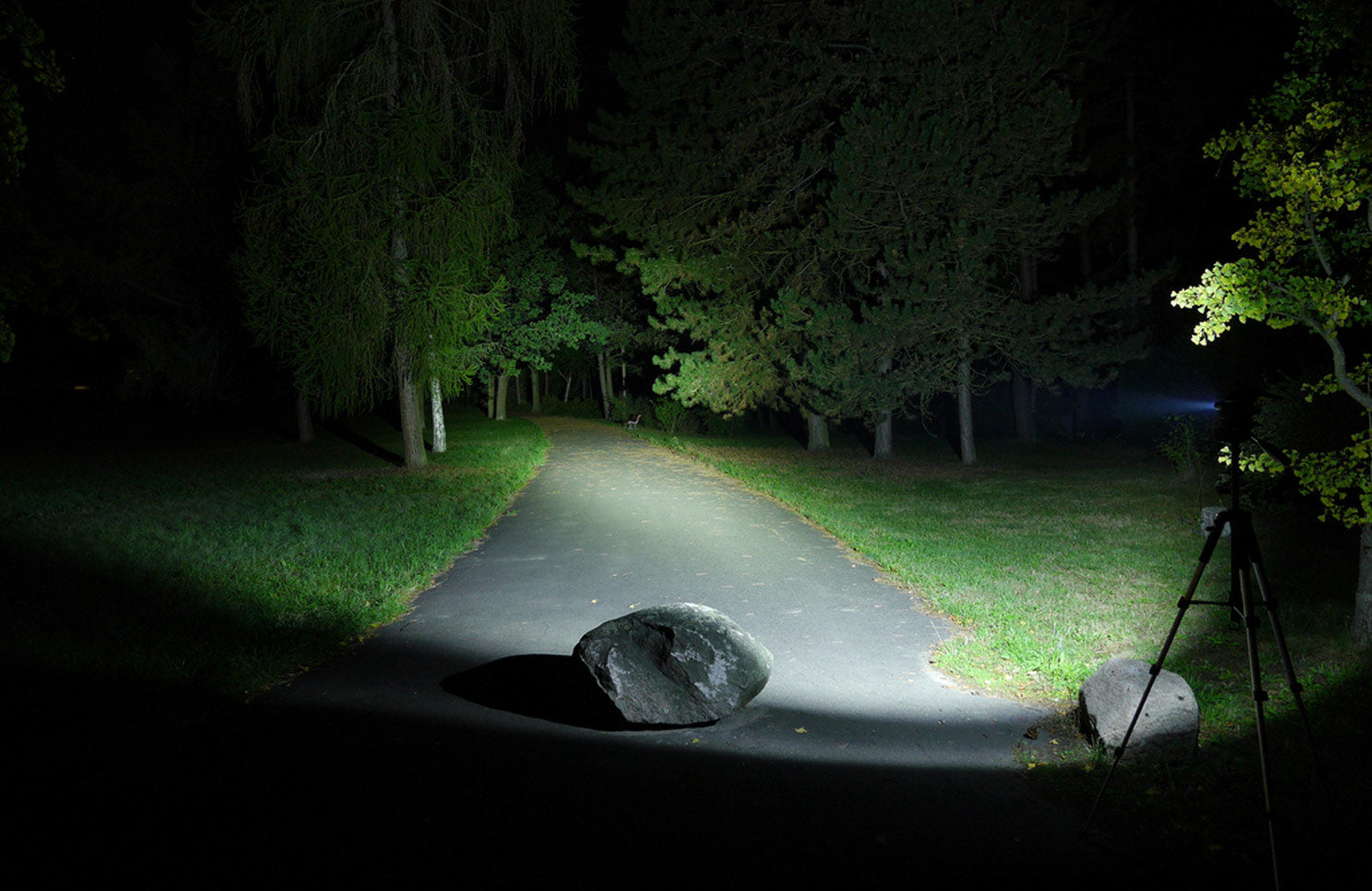 Lanterna AceBeam L17 1400 lumeni / 802m distanta, lumina alba